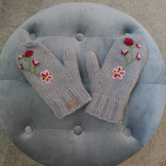 Wool Mittens - Picture 1 of 4